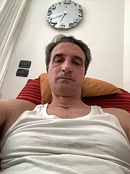 Snapshot of sasatimido chatting on 06-20-26, 04:45 sasatimido online show from 06-20-26, 04:45