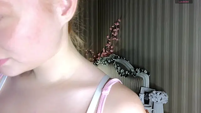 Juuulia  online show from 03-03-26, 02:57