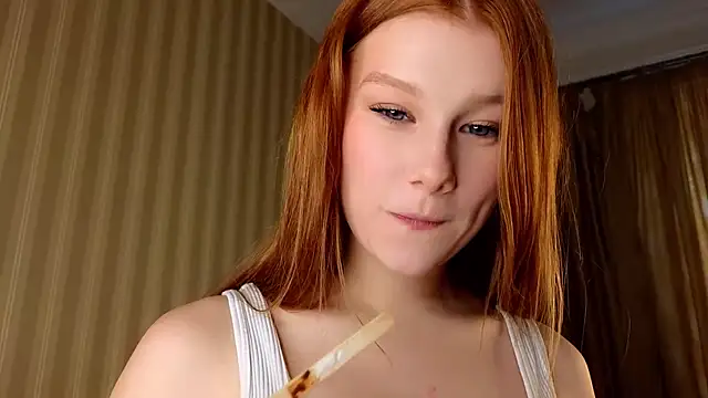 Snapshot of Juuulia_ chatting on 05-18-26, 03:17 Juuulia online show from 05-18-26, 03:17