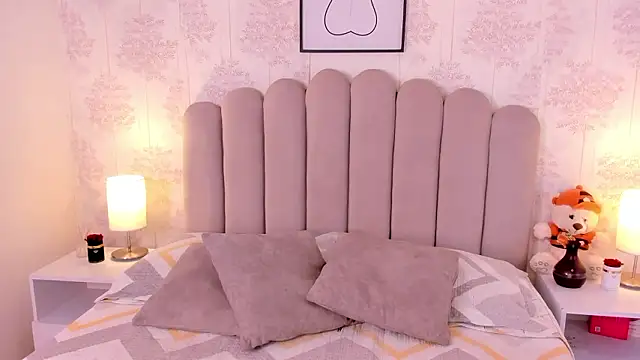 ShaynaHosk online show from 03-15-26, 05:31