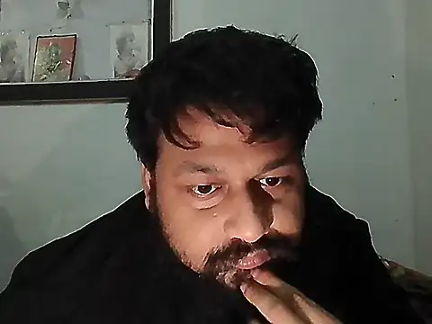 Snapshot of Dollseye chatting on 11-18-25, 07:28 Dollseye online show from 11-18-25, 07:28