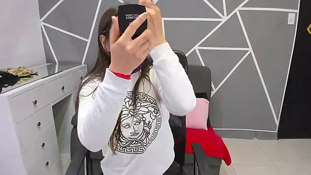 paula miler1 online show from 01-07-26, 02:00