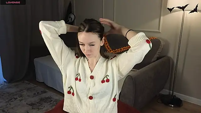 cutienaughtygirl online show from 10-28-25, 08:57