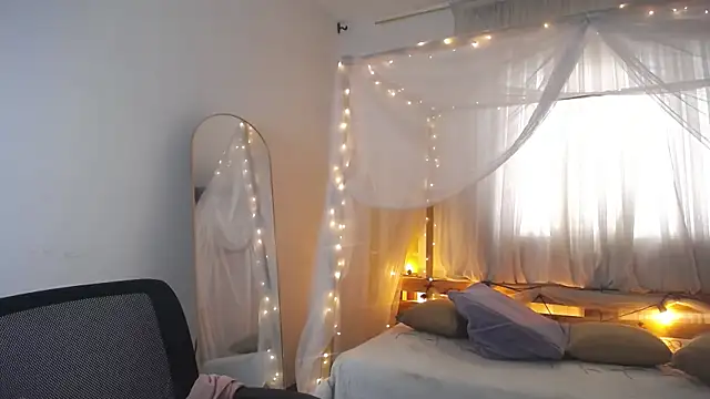 loreaniss online show from 12-14-25, 08:03