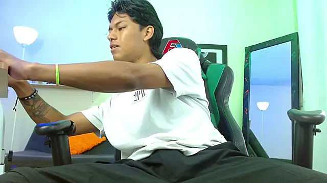 dreyk20 online show from 11-25-25, 01:55