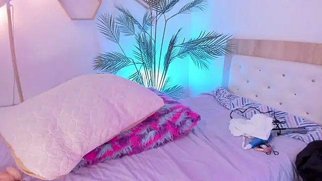 Hadid Jimenez  online show from 03-09-26, 07:39