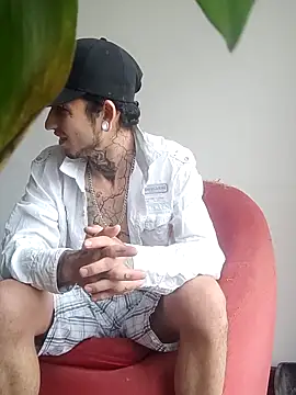 Snapshot of Tattoboy19cm chatting on 10-04-25, 03:24 Tattoboy19cm online show from 10-04-25, 03:24