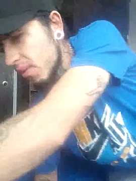 Snapshot of Tattoboy19cm chatting on 09-21-25, 08:47 Tattoboy19cm online show from 09-21-25, 08:47