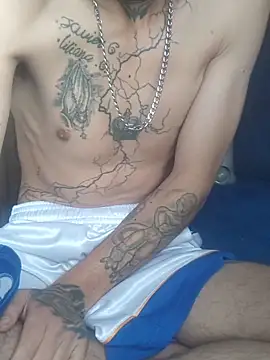 Snapshot of Tattoboy19cm chatting on 10-19-25, 08:11 Tattoboy19cm online show from 10-19-25, 08:11