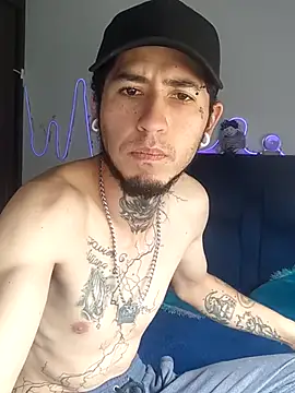 Snapshot of Tattoboy19cm chatting on 09-19-25, 05:28 Tattoboy19cm online show from 09-19-25, 05:28