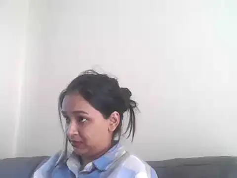 Snapshot of cute_indianxo chatting on 10-06-25, 11:44 cute indianxo online show from 10-06-25, 11:44