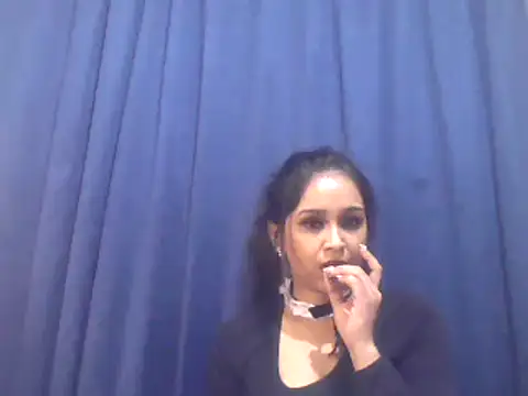 Snapshot of cute_indianxo chatting on 10-17-25, 05:15 cute indianxo online show from 10-17-25, 05:15
