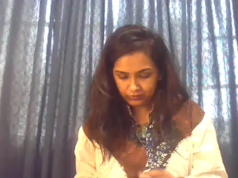 Snapshot of cute_indianxo chatting on 10-17-25, 05:00 cute indianxo online show from 10-17-25, 05:00