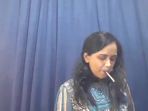 Snapshot of cute_indianxo chatting on 10-21-25, 10:20 cute indianxo online show from 10-21-25, 10:20