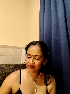cute indianxo online show from 04-15-26, 09:04