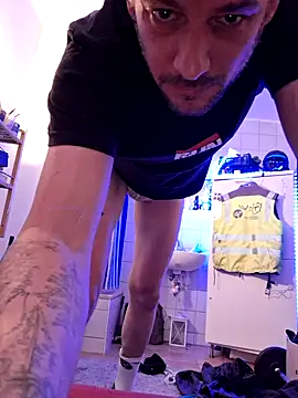 Snapshot of a7ex chatting on 12-14-24, 08:51 a7ex online show from 12-14-24, 08:51