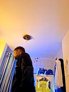 Snapshot of a7ex chatting on 12-15-24, 02:30 a7ex online show from 12-15-24, 02:30