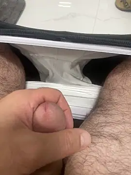 Heros2000 online show from 11-18-25, 06:44