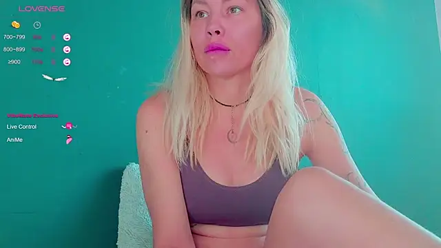 frankiefoxie  online show from 10-19-25, 02:36