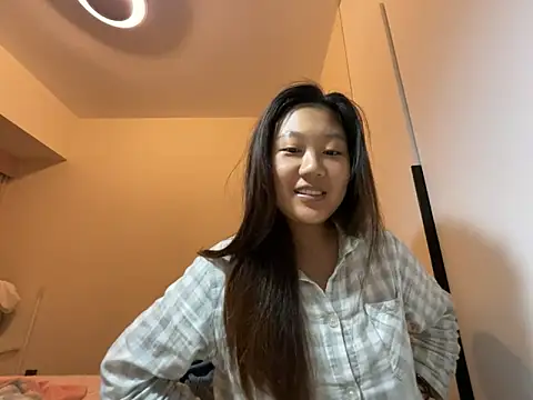 xena0501 online show from 10-23-25, 05:11