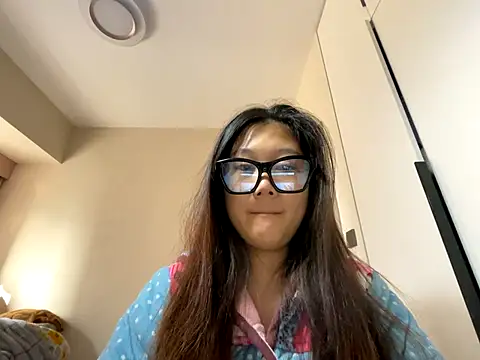 xena0501 online show from 12-18-25, 06:51