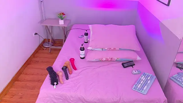 cutepetitee online show from 12-03-25, 07:35