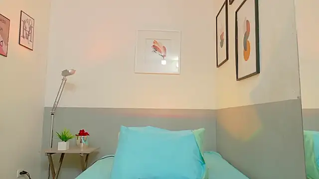 cutepetitee online show from 10-16-25, 08:06