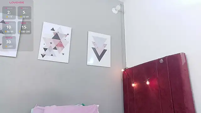 cutepetitee online show from 06-15-26, 07:46