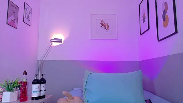 cutepetitee online show from 04-09-26, 07:31