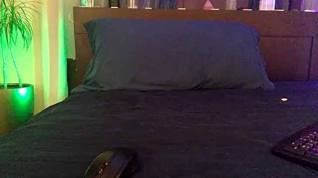 Snapshot of hgngoverlook chatting on 11-19-25, 11:05 hgngoverlook online show from 11-19-25, 11:05