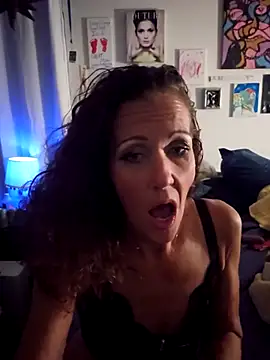 Snapshot of PhynneNicole chatting on 11-06-25, 06:39 PhynneNicole online show from 11-06-25, 06:39