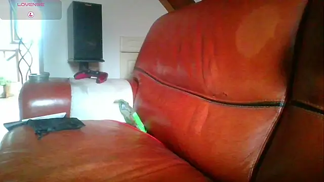 Snapshot of Vrenico-SC chatting on 09-22-25, 03:51 Vrenico-SC online show from 09-22-25, 03:51