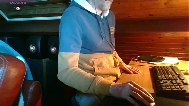 Snapshot of Vrenico-SC chatting on 09-09-25, 05:22 Vrenico-SC online show from 09-09-25, 05:22