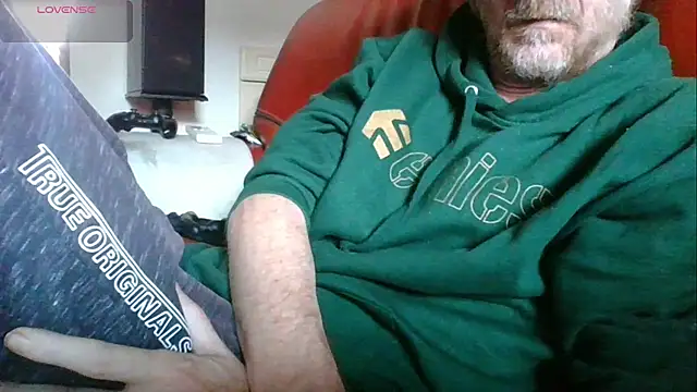 Snapshot of Vrenico-SC chatting on 10-05-25, 10:50 Vrenico-SC online show from 10-05-25, 10:50