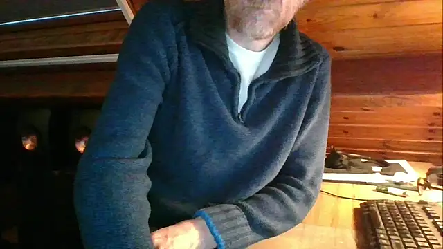 Snapshot of Vrenico-SC chatting on 10-24-25, 04:17 Vrenico-SC online show from 10-24-25, 04:17