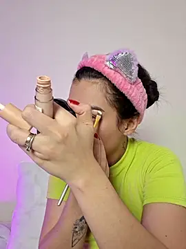 AmaiaSalvatore online show from 10-03-25, 08:21