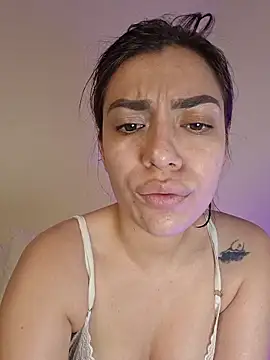 AmaiaSalvatore online show from 11-23-25, 09:03