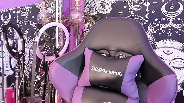 Snapshot of Gaia_Gatex chatting on 07-14-26, 01:17 Gaia Gatex online show from 07-14-26, 01:17