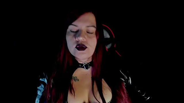 Snapshot of Moon_Dark520 chatting on 12-23-25, 04:56 Moon Dark520 online show from 12-23-25, 04:56