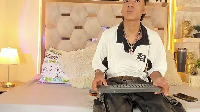Lucass Blaze online show from 10-06-25, 09:59