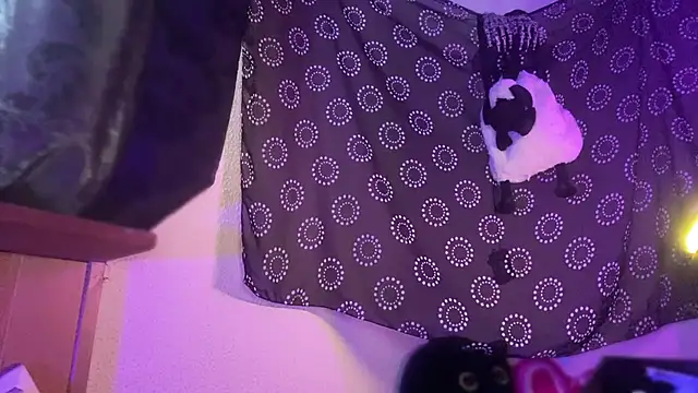 Snapshot of DjDiCKmannOnE chatting on 05-06-26, 12:20 DjDiCKmannOnE online show from 05-06-26, 12:20