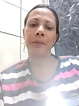 Snapshot of dyjaA chatting on 09-22-25, 10:21 dyjaA online show from 09-22-25, 10:21