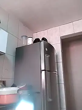 Snapshot of dyjaA chatting on 11-11-25, 11:16 dyjaA online show from 11-11-25, 11:16