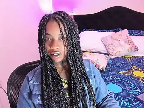 Pauline Fox online show from 04-14-26, 03:44