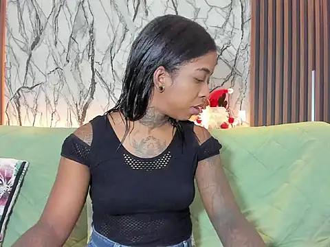 Pauline Fox online show from 11-23-25, 02:10