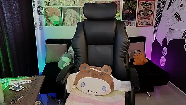 Yuhwan  online show from 02-25-26, 08:41