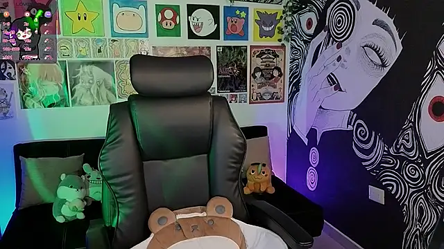 Yuhwan  online show from 11-18-25, 10:45