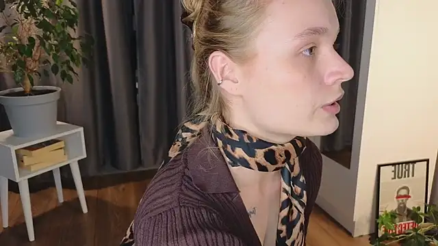 lisa schiele online show from 10-11-25, 08:21