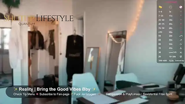 Snapshot of SwingWingWomanSweden chatting on 05-19-26, 07:48 SwingWingWomanSweden online show from 05-19-26, 07:48