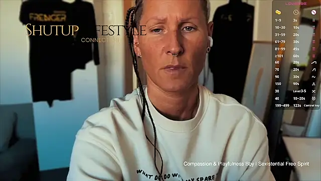 SwingWingWomanSweden online show from 04-17-26, 08:39